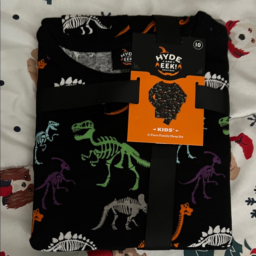 Hyde & EEK! Kids Dinosaur Pajama Set - Black and Multicolor